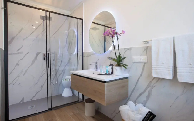 Design Villa With Infinity Pool & Li Galli View