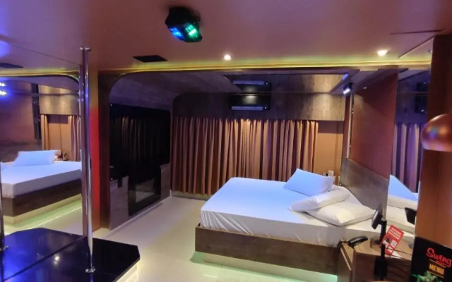 Swing Motel