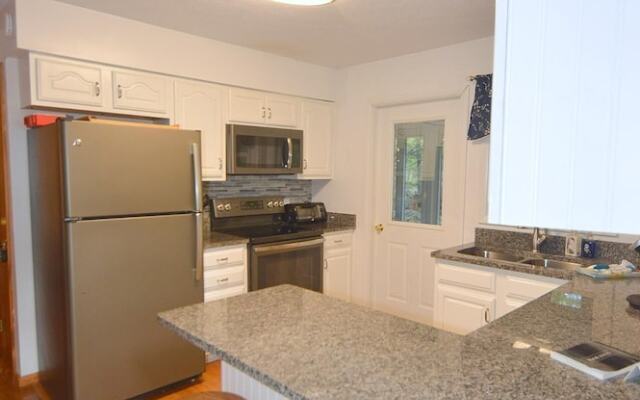 Rosies Creekside Retreat - 3 BR Escape!