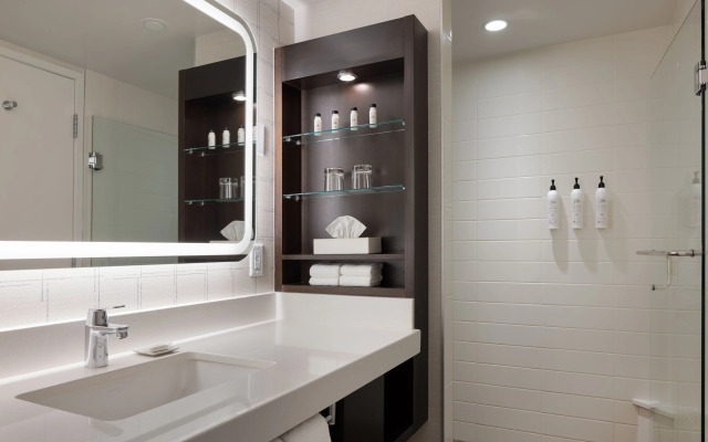 Delta Hotels by Marriott Victoria Ocean Pointe Resort