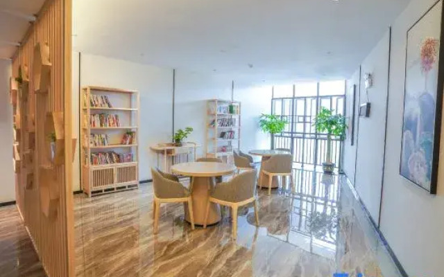 Yunan Yuehu Garden Hotel