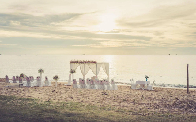 Hive Khaolak Beach Resort - Adults Only