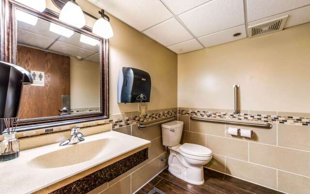 Econo Lodge Mayo Clinic Area