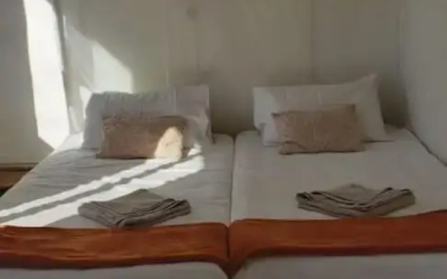 Houseboat With Aircon and Splash Pool - 2128