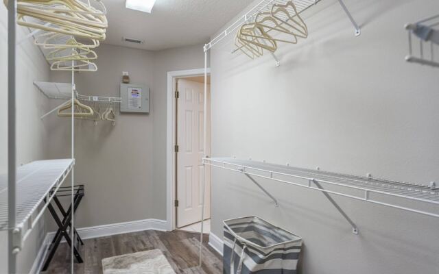 Nokomis Pool Home on the Canal