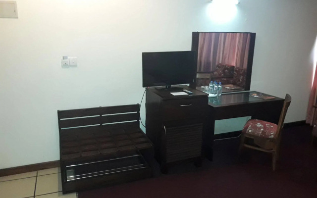 Hotel Janaki