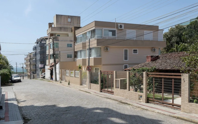 3BR House 230m From Beach w/ BBQ & Grg Rgv115