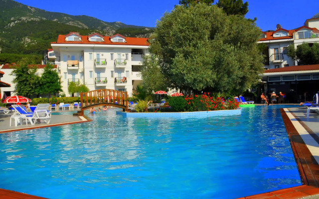 Sunshine Holiday Resort