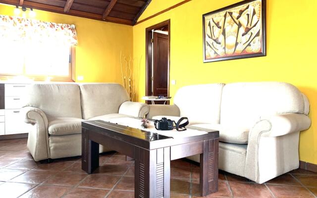 Casas La Paredita