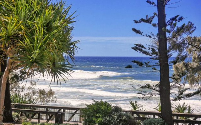 Unit 2 'The Rocks', Coolum Beach