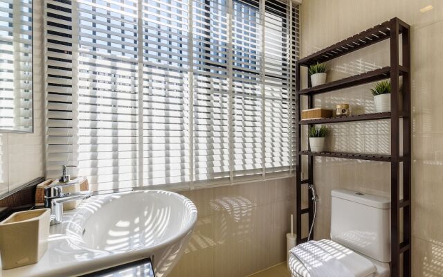 Townhouse With A Walking Distance From Bangtao Beach