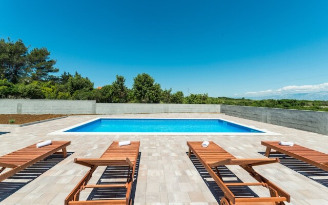 Fantastic Villa Maslina with private pool