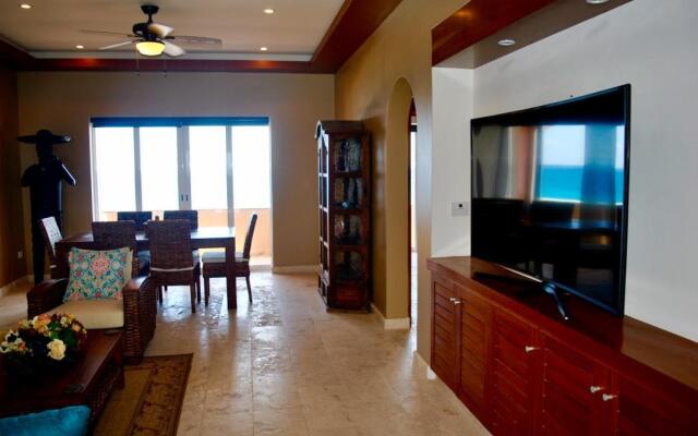 Isla Mujeres Top Location Luxury and Spacious Beachfront Villa 2Bd 2BTH