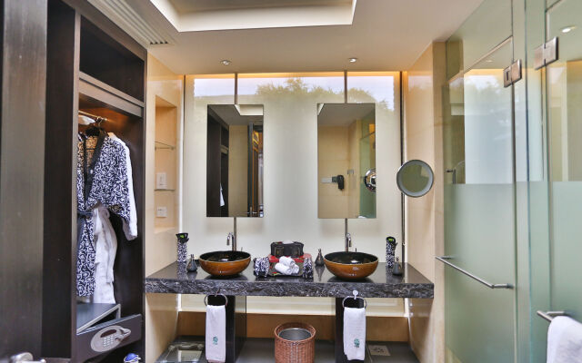 Banyan Tree Lijiang