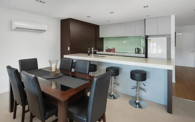 Luxury Waterfront Apartment - Abode No 1