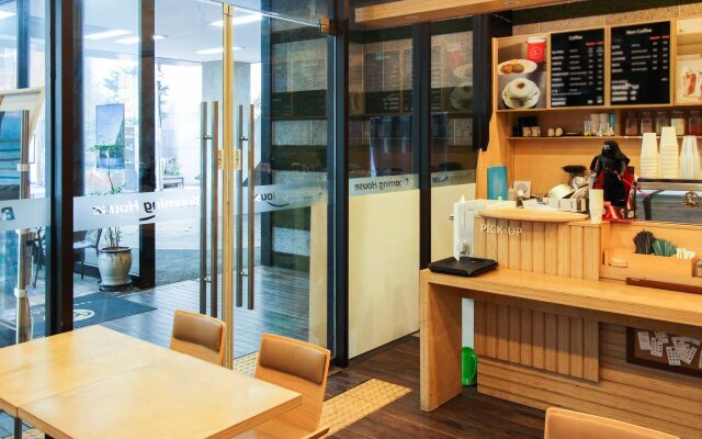 Blooming House Residence