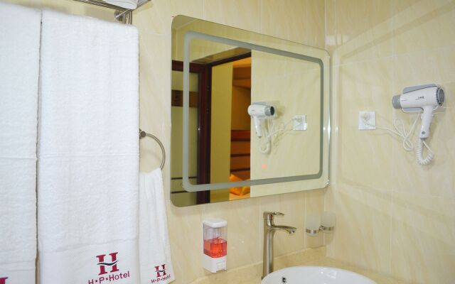 Hillside Plaza Hotel