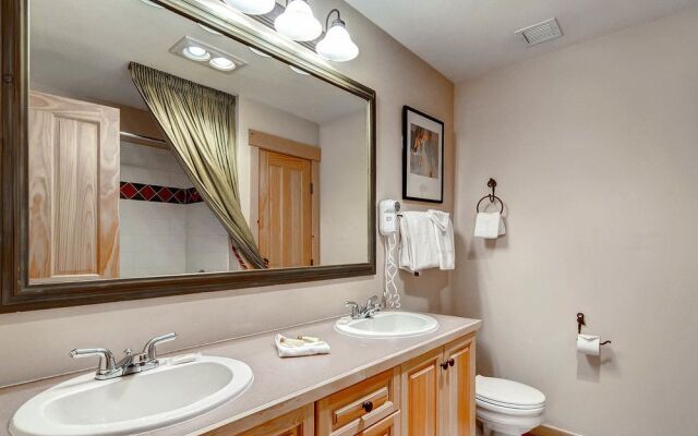 Tucker Mountain at Center Village by Copper Mountain Lodging