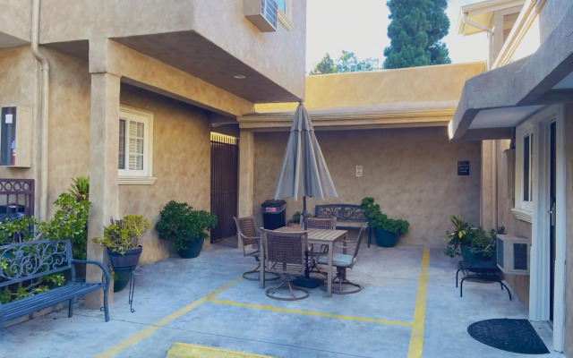 Nite Inn - Walking Distance to Universal Studios Hollywood