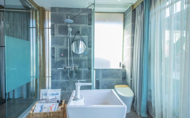 Langyue Hanfu Travel Theme Inn (Lijiang Ancient City Branch)