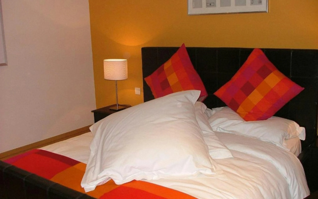Corniche Hotel & Suites