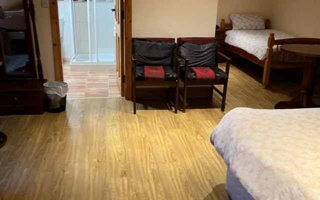 Douglasha House V93RX64