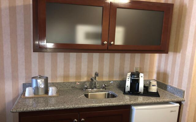 Holiday Inn Express & Suites Lathrop by IHG