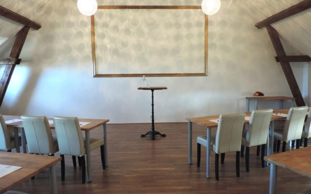 Lanthotell Lögnäs Gård