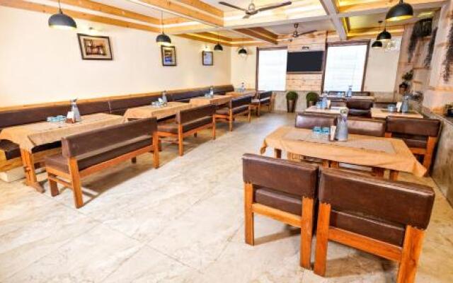 Mayur Hotel Bar And Restaurant