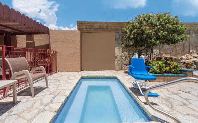 DoubleTree by Hilton Laredo