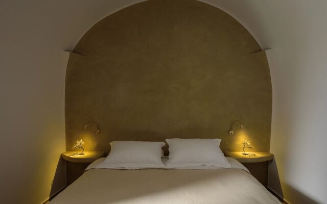 Oia Treasures Art Suites