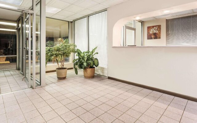 Days Inn by Wyndham McDonough