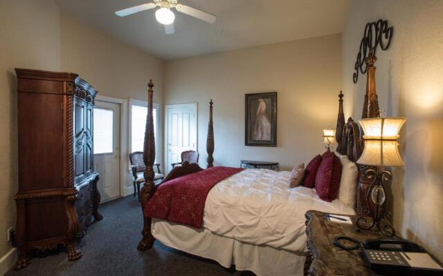 Gruene River Hotel & Retreat