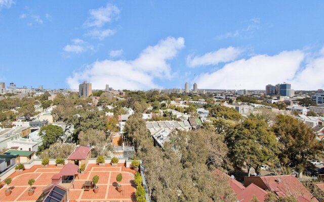 Expansive Views From Sydney 1 Bedroom Apartment
