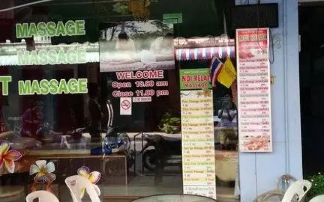 Lee Guesthouse And Massage