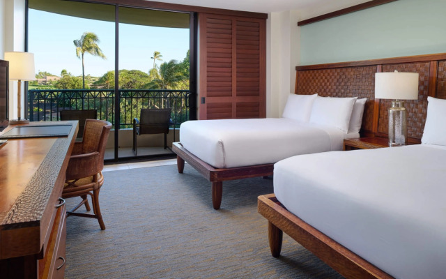 Royal Lahaina Resort & Bungalows