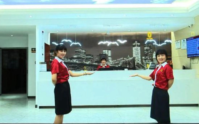 super 8(Guanxian bus station)