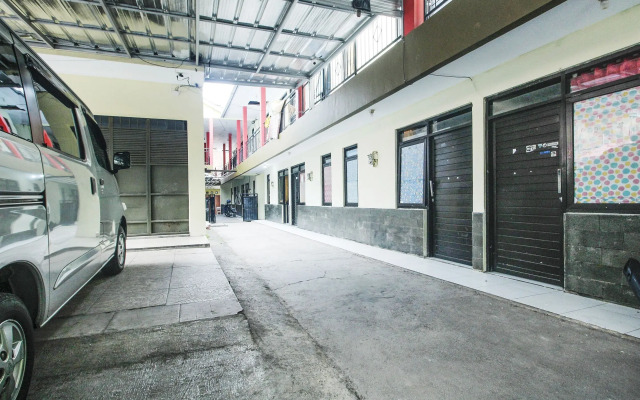 OYO Life 91606 Nadin Guest House Syariah