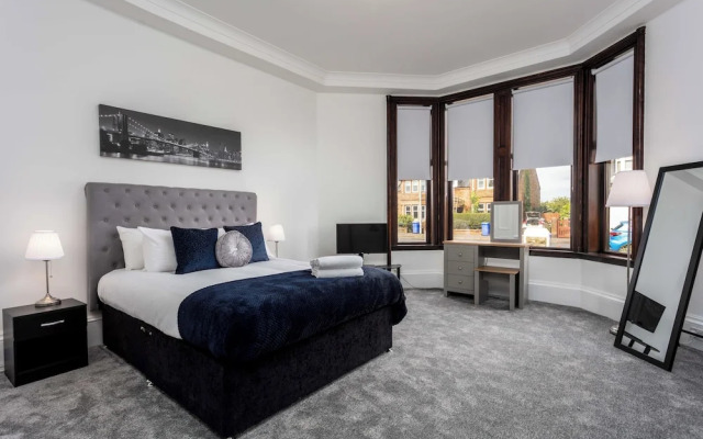 St Meddans Mews - Donnini Apartments