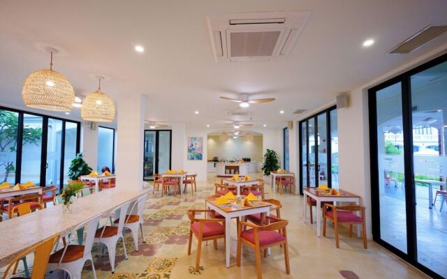 Moodhoian Riverside Resort & Spa