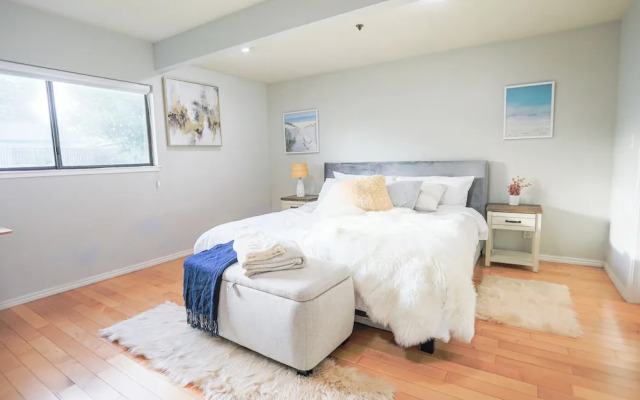 Sunnyvale 3B2b Super Big House