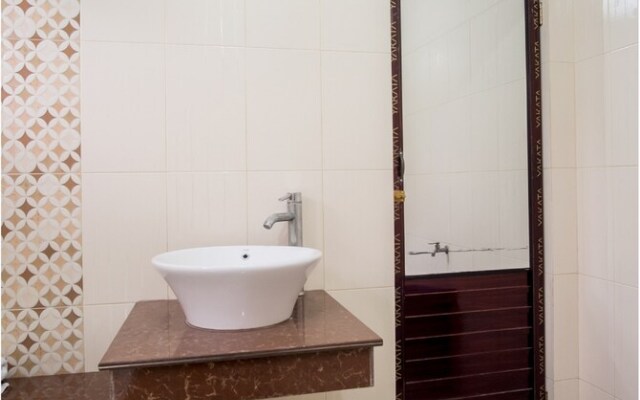 Naufal Guest House by OYO Rooms