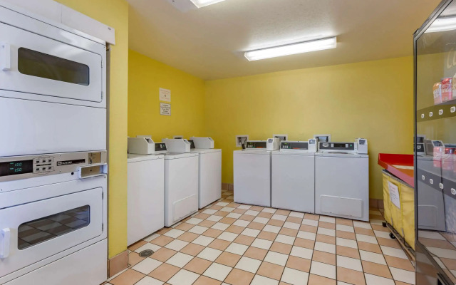 Suburban Studios Albuquerque Midtown - University