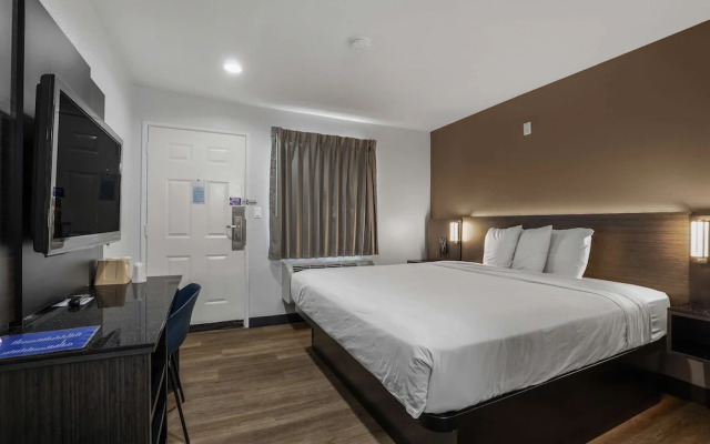 Studio 6 Suites Escondido, CA