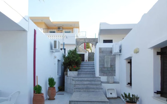 Manos Apartments