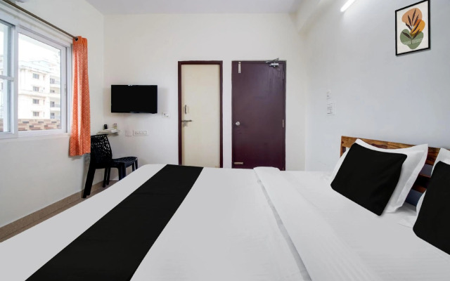 OYO Flagship 67556 Paramount Hotel