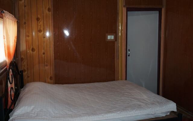 Talumpuk Seafood & Resort