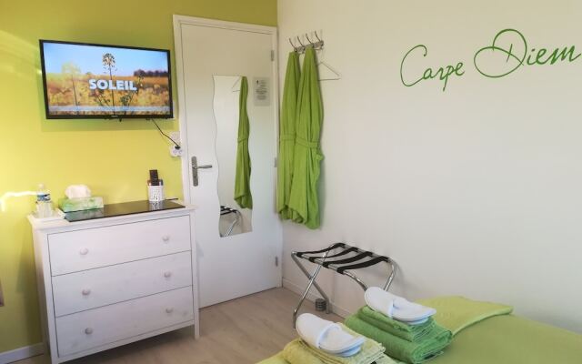 B&B MycolorHouse