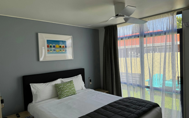 Academy Motor Inn – Guest Rooms – Tauranga