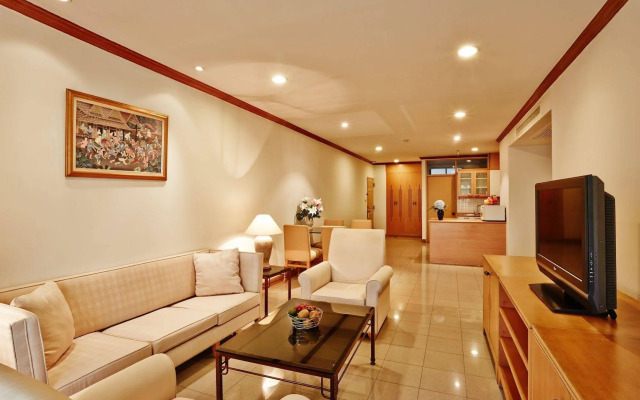Riverine Place Hotel and Residence